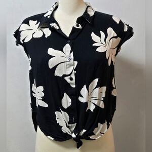 Ladies Small Denver Hayes Floral top